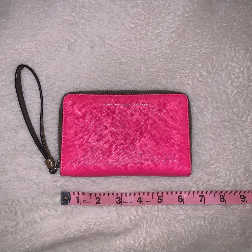 MARC BY MARC JACOBS Pink + olive two toned wallet